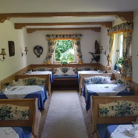 Gaestehaus Meran *