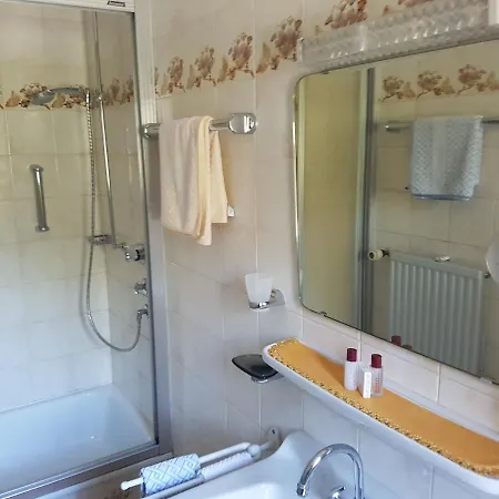 بيت ريفي Gaestehaus Meran