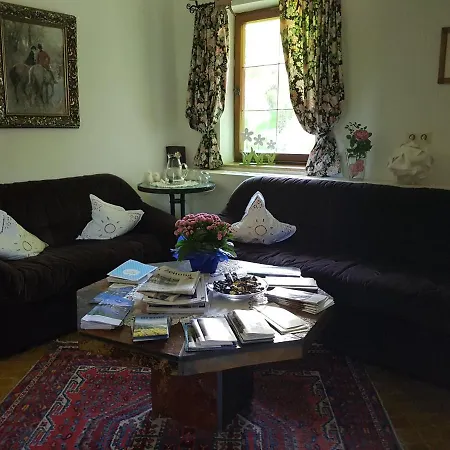 Gaestehaus Meran بيت ريفي *