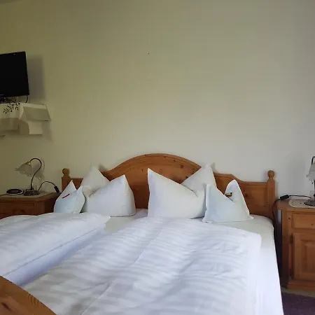 بيت ريفي Gaestehaus Meran *