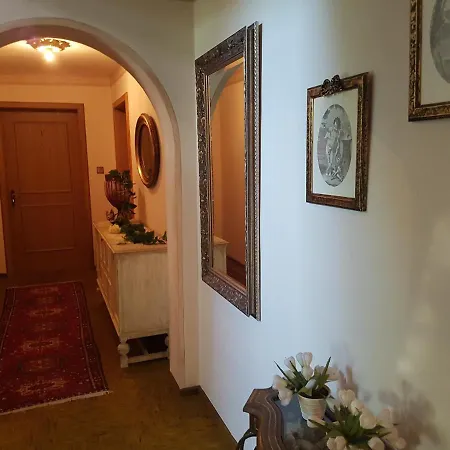 بيت ريفي Gaestehaus Meran *