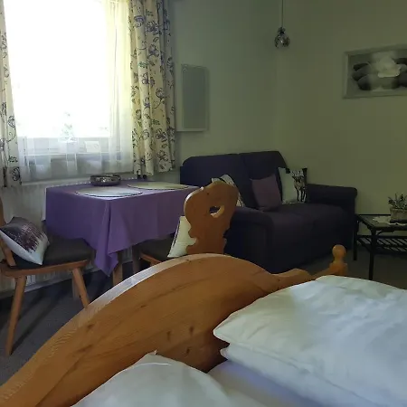 بيت ريفي Gaestehaus Meran *