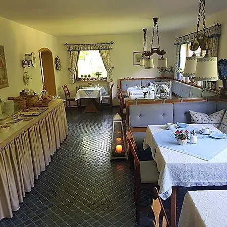 Gaestehaus Meran *